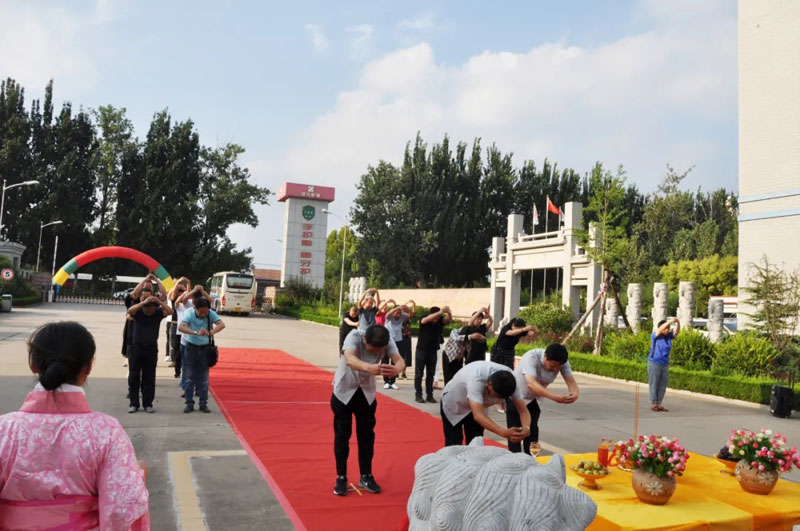 感恩有您，一路同行--熱烈歡迎保定包裝協(xié)會蒞臨信川參觀指導！