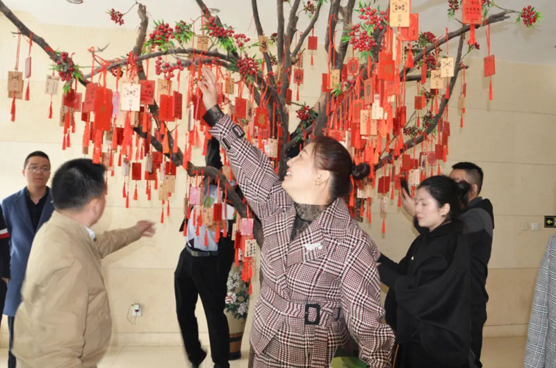 熱烈歡迎華商書院物流包裝聯(lián)盟蒞臨山東天利源參觀交流！