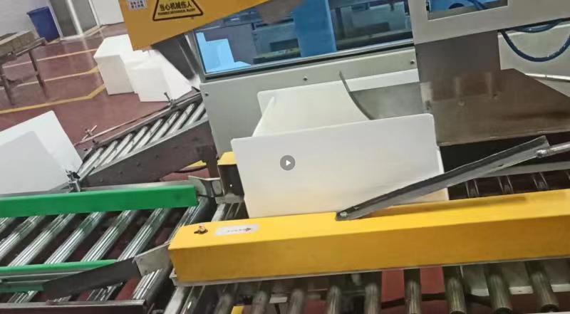 公司最新設計的蜂窩板箱自動線成功通過測試！